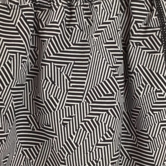 Lululemon 2020 Seawheeze Hotty Hot 4” Limited Edition - Picture 3 of 8